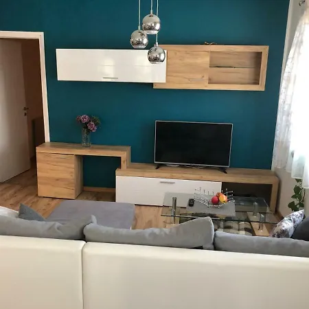Franov With Pool, 10 Min From The Old Town Of Holiday home *